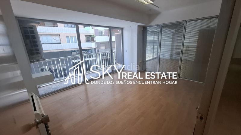 Foto 51d44fef-8691-4043-a66f-2ce025096cb1. Oficina s en venta en calle cataluña, palma en Palma de Mallorca