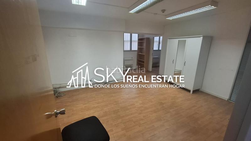 Foto c4e406eb-b4c7-4d65-b3bf-4dda9fcbe85a. Oficina s en venta en calle cataluña, palma en Palma de Mallorca