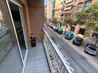 Piso  Carrer de gayano lluch. Tu nuevo hogar en calle gayano lluch de valència!