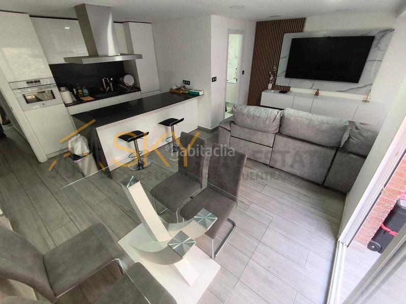 Foto d499dbf6-2a2c-48b0-bdbd-3a56cdd7b6be. Appartamento con riscaldamento in Torrefiel Valencia