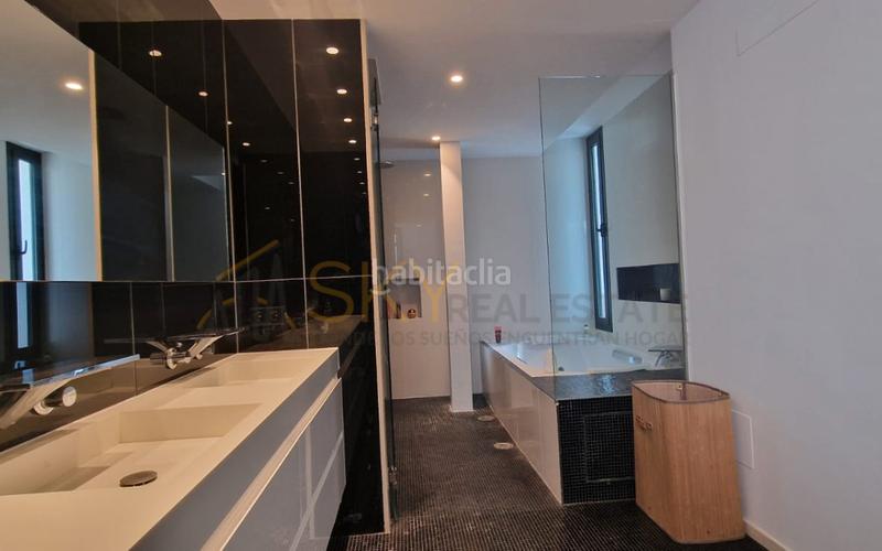 Foto ebb9e1d1-ab90-4dee-a30a-f870cf59b000. Chalet avec parking piscine dans Son Roca Palma de Mallorca