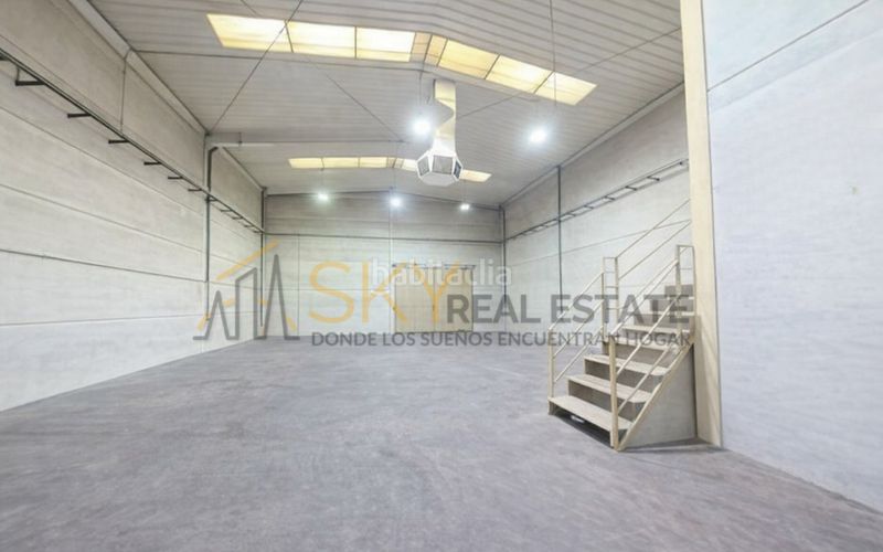 Foto 1cd56602-d164-4b5f-bb4a-974223773dbd. Capannone industriale in calle platino 49 in Loeches