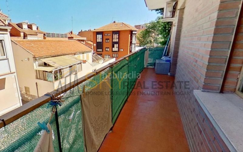 Foto ae6d85f3-a8c6-41a3-87ec-8da77f443f12. Pis a calle de la fuente 2 a Valleaguado-La Cañada Coslada
