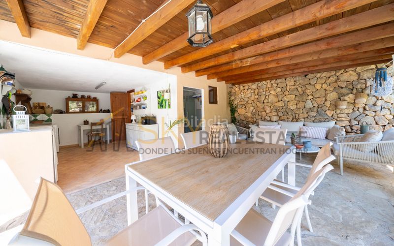 Foto 3d1d1062-2181-4584-9957-ead744cb00b1. Xalet amb aparcament piscina a Sant Elm Andratx