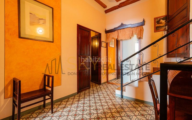 Foto 418b3ee4-b7a1-46e0-b779-be841092db04. Edificio in Albaida