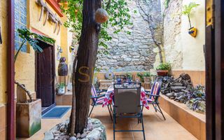 Edificio  Carrer de beat nicolas factor. Turismo rural con alta rentabilidad y encanto histórico