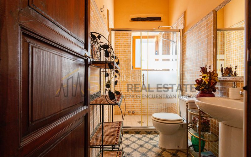 Foto f9a983b8-bca2-4089-8c54-387d394af6b9. Edificio in Albaida