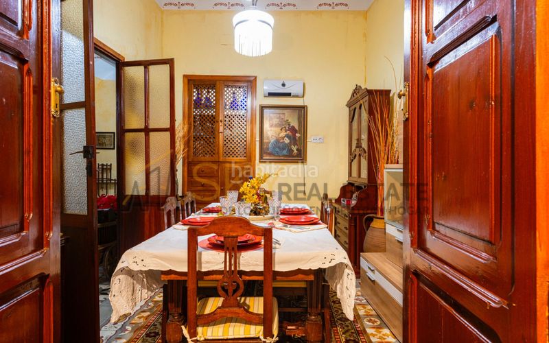 Foto fe4cc0a7-0a8c-477d-81f8-5b5d7d90d0f3. Edificio in Albaida