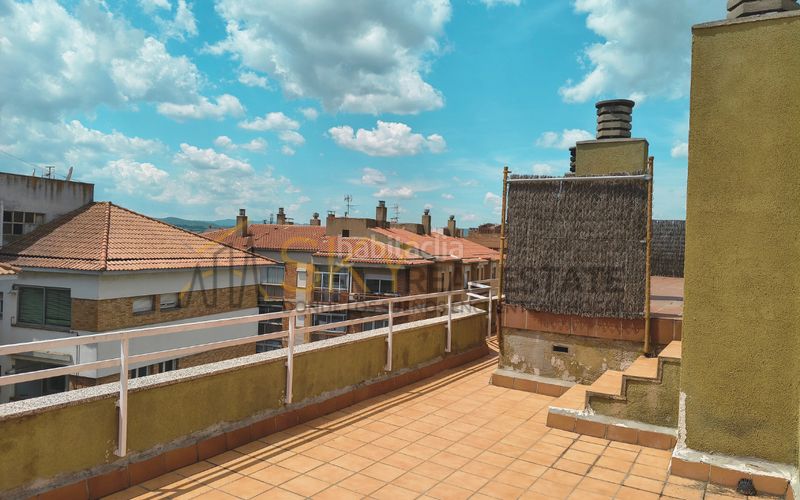 Foto a97fa3fc-09ce-4897-a0a1-dfa97b538767. Pis amb aparcament piscina a Centre Igualada