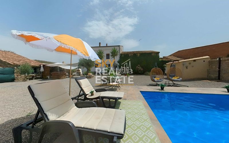 Foto bb8d3b91-1cc0-4011-8d8f-f7ab50f762a4. Edificio hotel en venta en san agustin en Alcublas