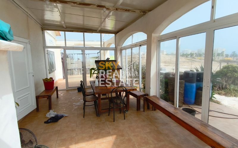 Foto 3cbd2f50-164f-429c-92af-d5fc69256176. Casa aparellada amb aparcament a Agua Amarga - Urbanova Alicante