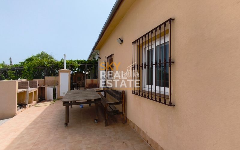 Foto 3d799ba8-ff08-4e59-84a7-fdb528861b38. Casa aparellada amb aparcament a Agua Amarga - Urbanova Alicante