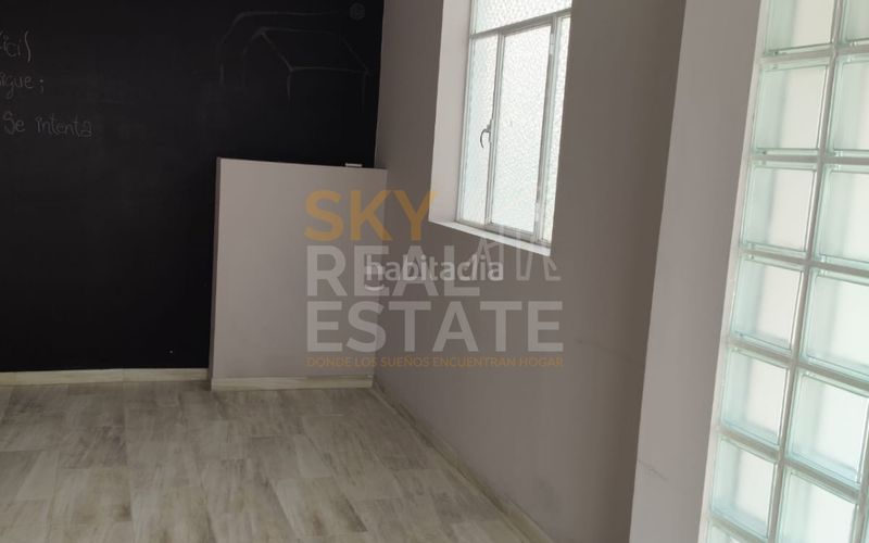 Foto c2a31abf-d67a-4543-abb3-7a0d00834957. Business premise in Plaza Castelar - Mercado Central Elda