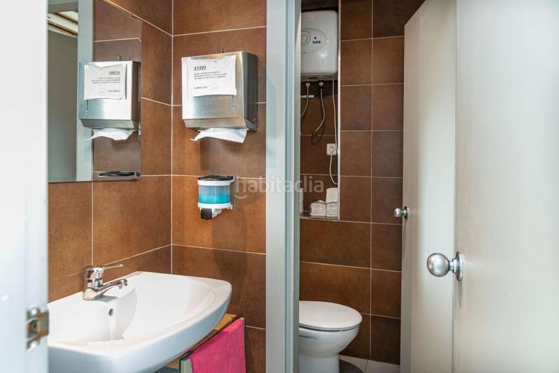 Foto 16124098-164b-4566-b976-efbfe2e3c727. Alquiler local comercial rambla brasil y c. melcior de palau en Barcelona