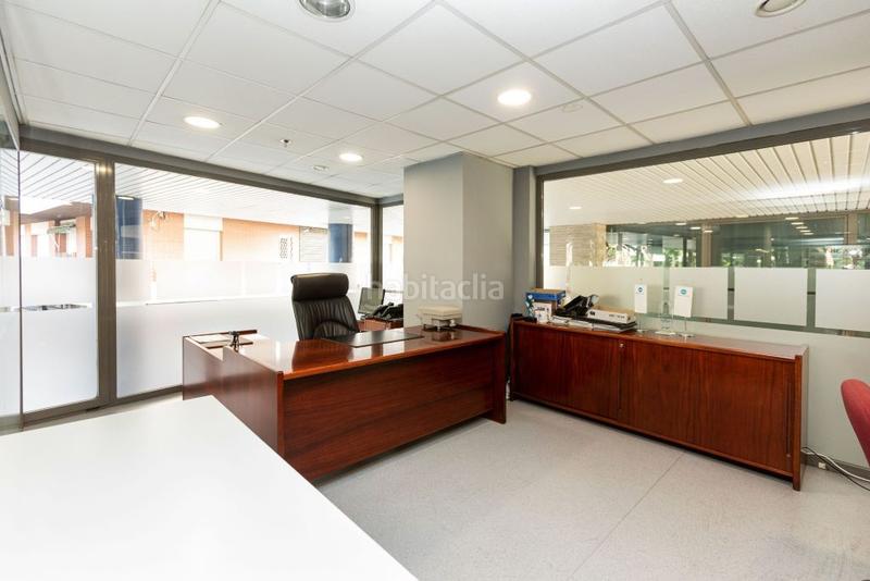 Foto a83b86aa-0bc8-4e14-98b3-212afb9c7666. Alquiler local comercial rambla brasil y c. melcior de palau en Barcelona