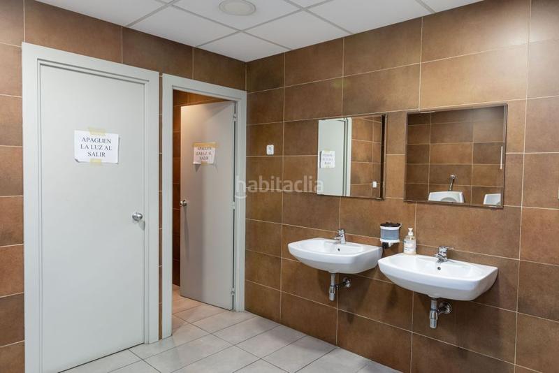 Foto b8103885-48c4-44bf-99ad-8b5bfc8d0577. Alquiler local comercial rambla brasil y c. melcior de palau en Barcelona