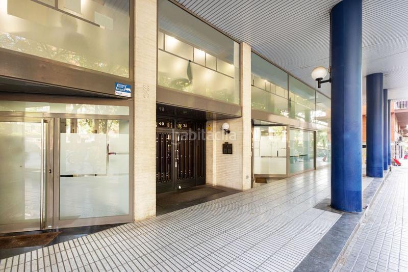 Foto c1664e92-341c-479a-b188-4c25e49c9951. Alquiler local comercial rambla brasil y c. melcior de palau en Barcelona