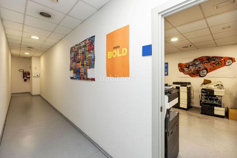 Foto db4eb771-bbb3-45d2-9938-ae4999405685. Alquiler local comercial rambla brasil y c. melcior de palau en Barcelona