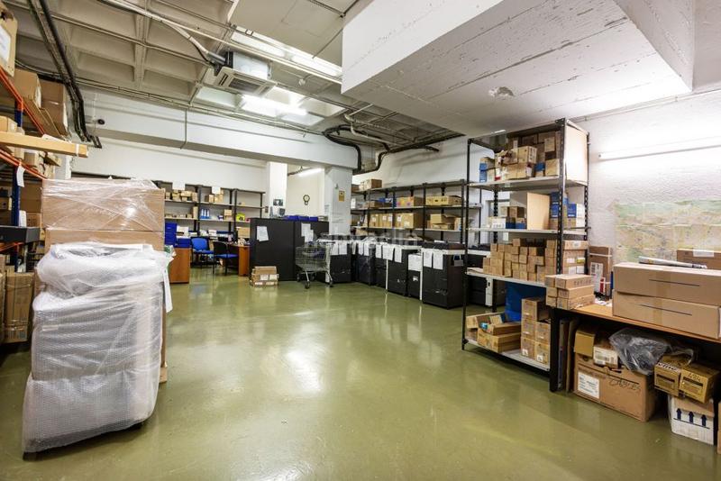 Foto 0630eca0-a5db-491a-95e4-19714324783a. Lloguer local comercial a Sants Barcelona