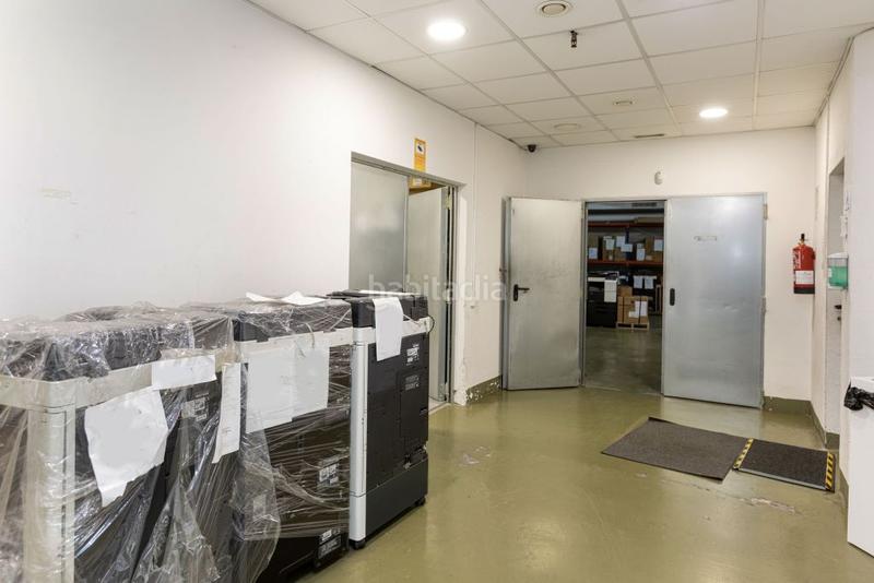 Foto 119b36ba-8ca9-498d-924e-4598c8ea131b. Lloguer local comercial a Sants Barcelona