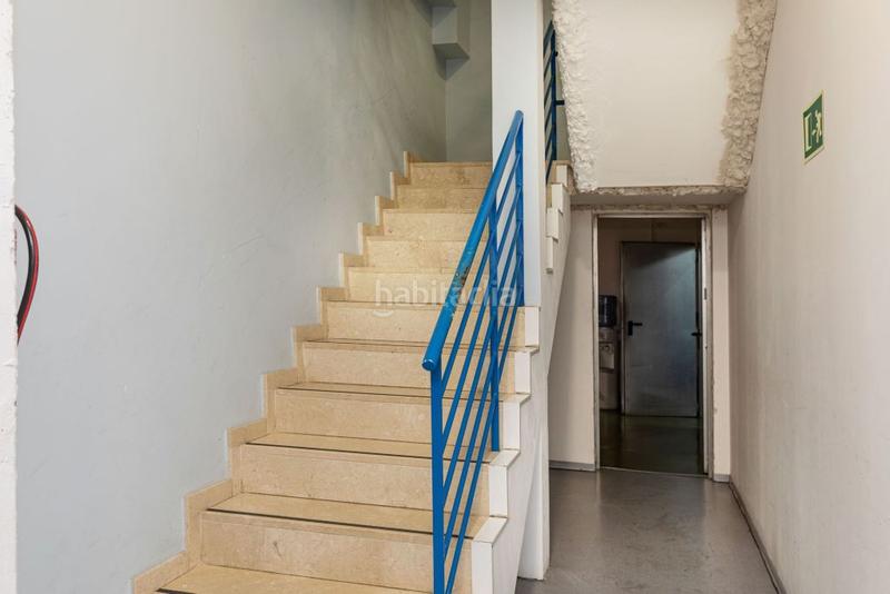 Foto 492cd22c-f1b0-41d9-a5d4-98582656f21d. Lloguer local comercial a Sants Barcelona