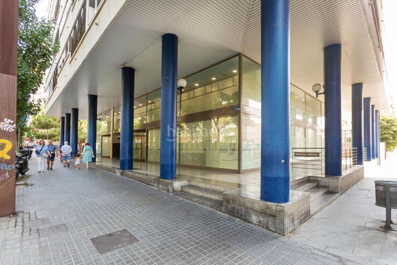 Foto 4b5f6c43-1de3-415d-94a3-2af3af8ad474. Lloguer local comercial a Sants Barcelona