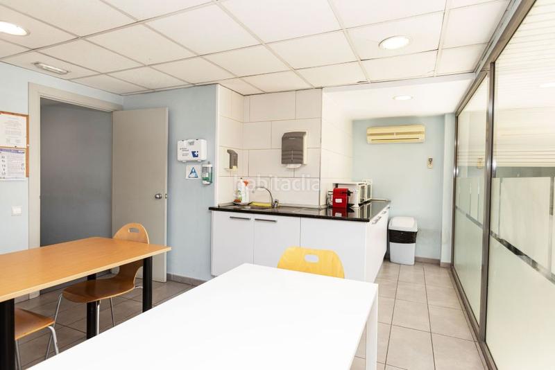 Foto 59399396-fa74-4b20-846b-f974b3cb9c24. Lloguer local comercial a Sants Barcelona