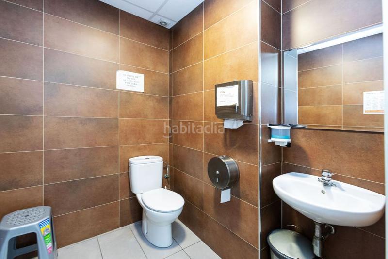 Foto 697c8428-c8b4-4c2b-8151-13013a8f0969. Lloguer local comercial a Sants Barcelona