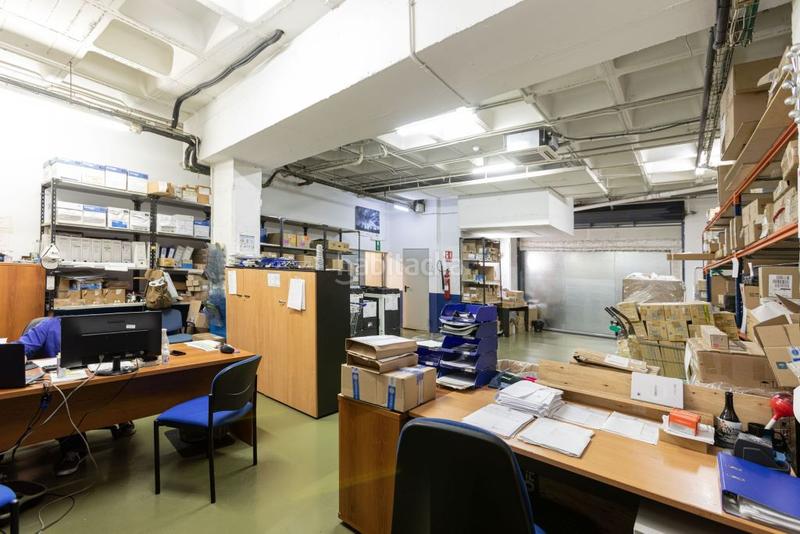 Foto 6b6e689d-a8fe-4d17-b781-109af7887b02. Lloguer local comercial a Sants Barcelona