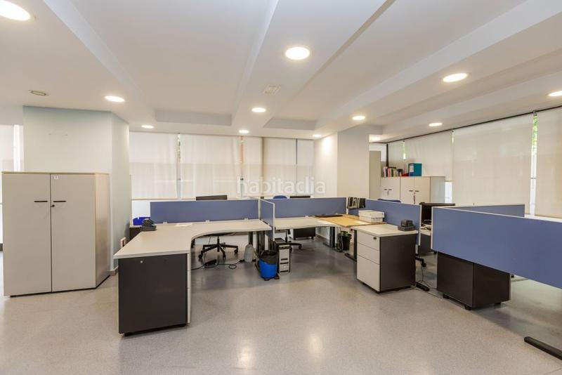 Foto 7eef135a-0266-4ab6-93d3-4dd8791d2147. Lloguer local comercial a Sants Barcelona