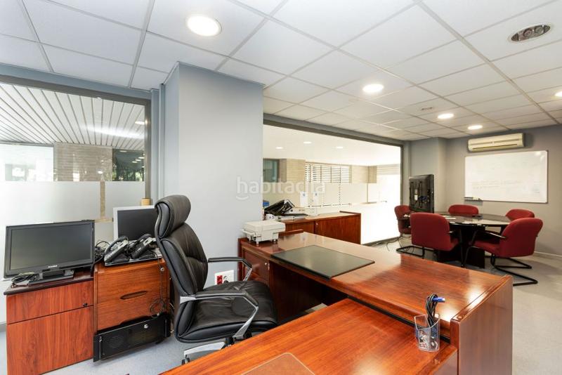 Foto aad858ee-3663-449c-bf81-a2ca7710215f. Lloguer local comercial a Sants Barcelona