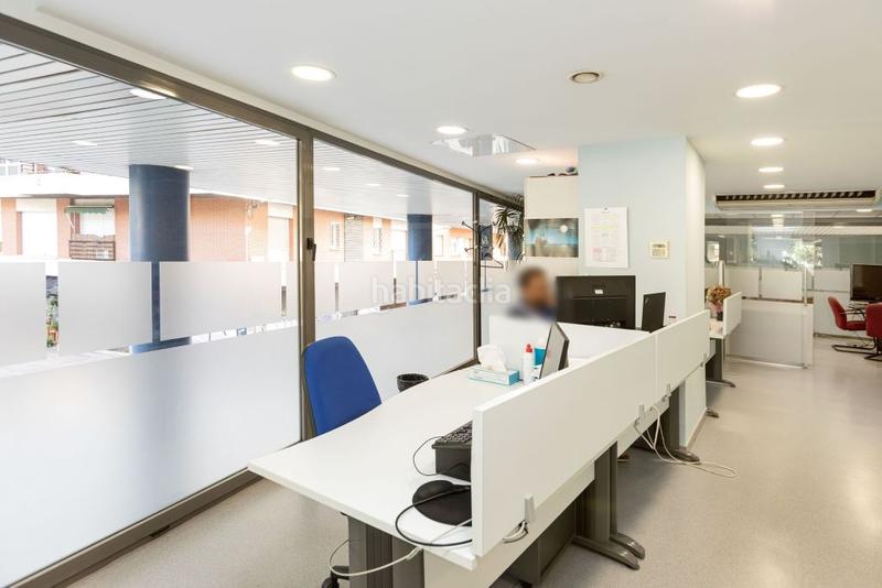 Foto acecbf85-8087-4bb2-9536-69fb40367f30. Lloguer local comercial a Sants Barcelona