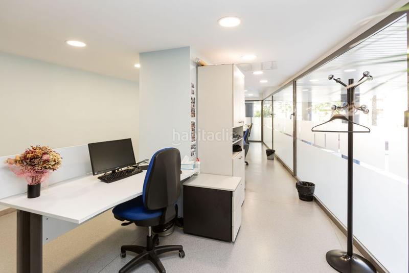 Foto ad58322b-2c2d-40cb-b700-57f1e2a22b9b. Lloguer local comercial a Sants Barcelona