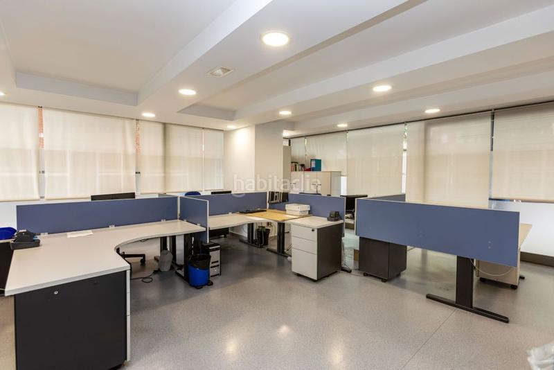 Foto cb394d56-78e7-464d-8ef4-13a0988cd6b9. Lloguer local comercial a Sants Barcelona