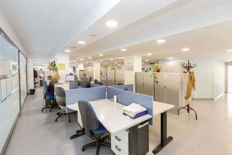 Foto ce8019ec-3990-4599-9d74-2b242c1ed3a1. Lloguer local comercial a Sants Barcelona