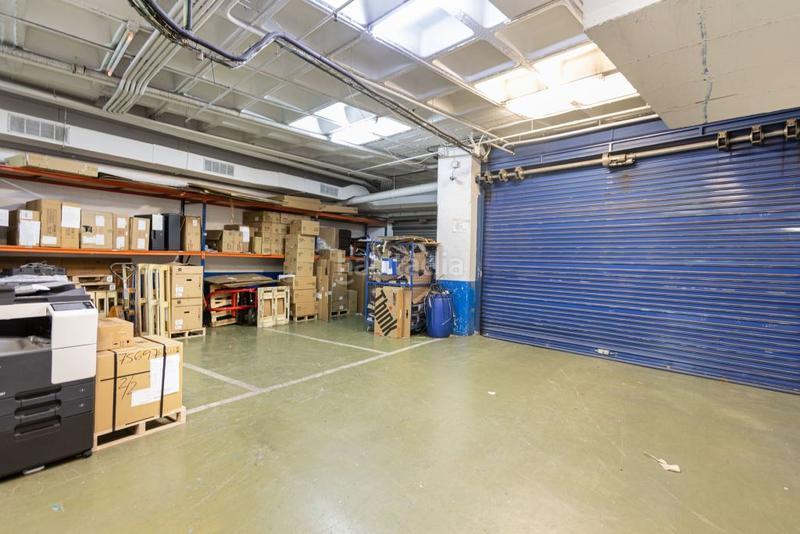 Foto e625ee7c-3d79-4dec-b752-6babfecee015. Lloguer local comercial a Sants Barcelona