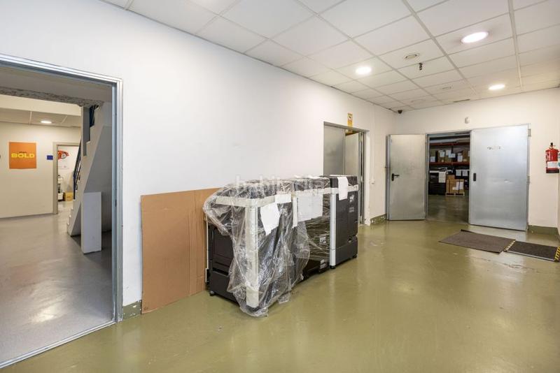 Foto ec29a58e-8505-4252-a633-e4dca88c56db. Lloguer local comercial a Sants Barcelona