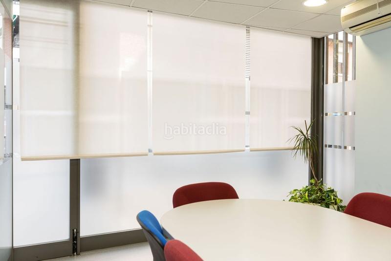 Foto f8a07211-cf58-4646-aa12-fb9319fef0e2. Lloguer local comercial a Sants Barcelona