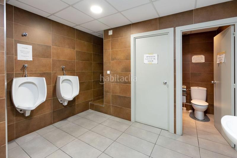 Foto fef0a8b5-1d3f-4cf4-bb78-417ef6500539. Lloguer local comercial a Sants Barcelona