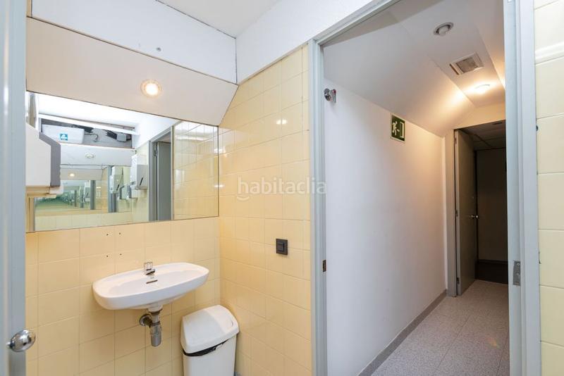 Foto 0c753224-87b8-4101-840c-652bf87706db. Rent business premise in Sants Barcelona