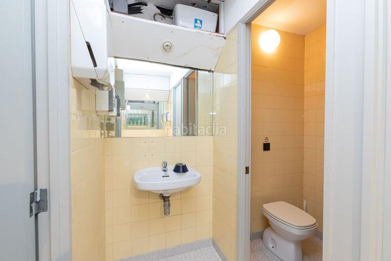 Foto 0f130f40-36ea-4e82-a61d-eab17147b558. Rent business premise in Sants Barcelona