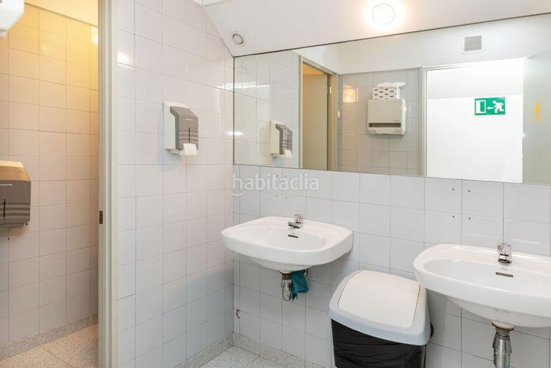 Foto 4577a4ce-9f7a-459a-afe7-126f60b3ae2c. Rent business premise in Sants Barcelona