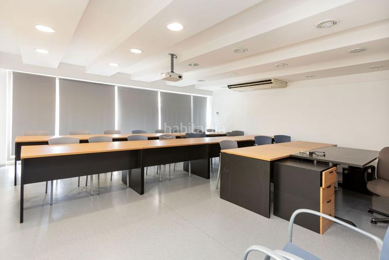 Foto 9a349b5d-7be1-4822-a330-b6639910aa1e. Rent business premise in Sants Barcelona