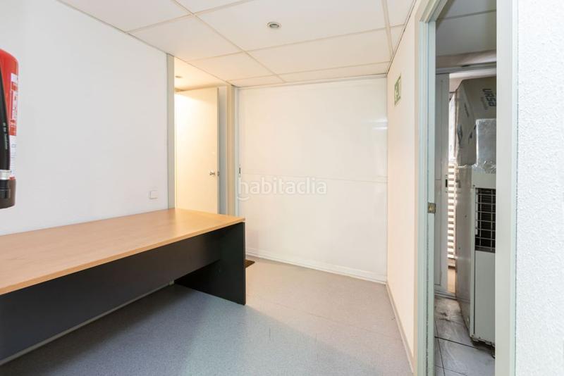 Foto afbc7dec-3b5f-4f79-9984-5cbea3d3f34e. Rent business premise in Sants Barcelona