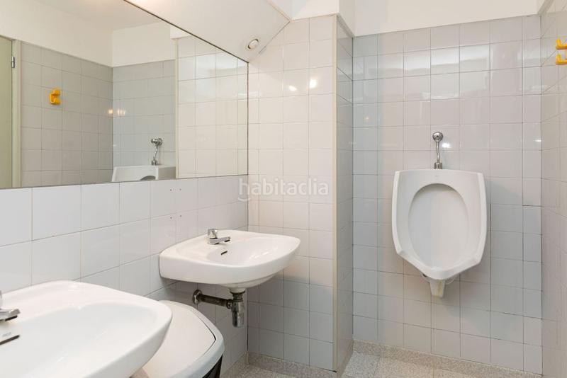 Foto d45ed78b-5714-477c-b87a-90bb136ccf04. Rent business premise in Sants Barcelona