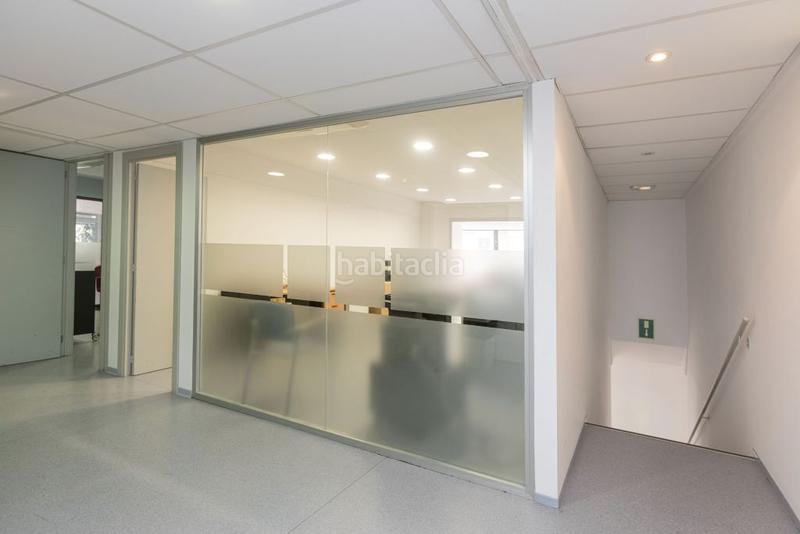 Foto ed896f42-7b87-483d-ac8b-a8def8dd78a3. Rent business premise in Sants Barcelona