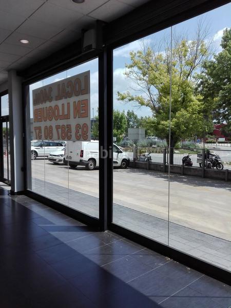 Foto b029448b-c3d8-420b-a58f-bf730d3a7c21. Alquiler local comercial edificio frasmo en Roquetes-Can Magí Sant Cugat del Vallès