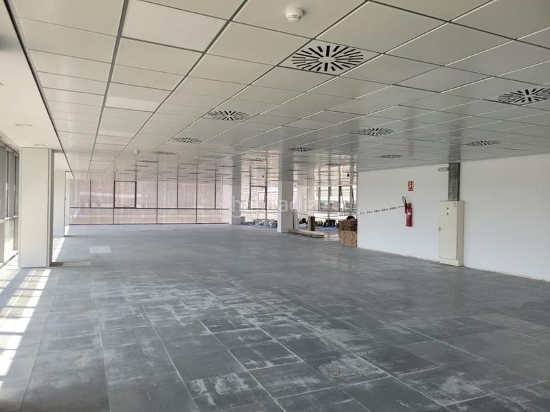 Foto cfbb2681-27d9-402d-9f9a-febc9d2e9fb3. Rent office space with parking in Diagonal Mar i el Front Marítim del Poblenou Barcelona