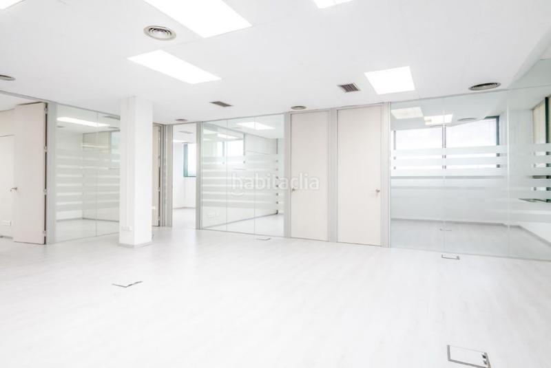 Foto 383eb3b8-904b-423d-a14c-466c27a1a315. Rent office space with parking in Zona Industrial Prat de Llobregat (El)