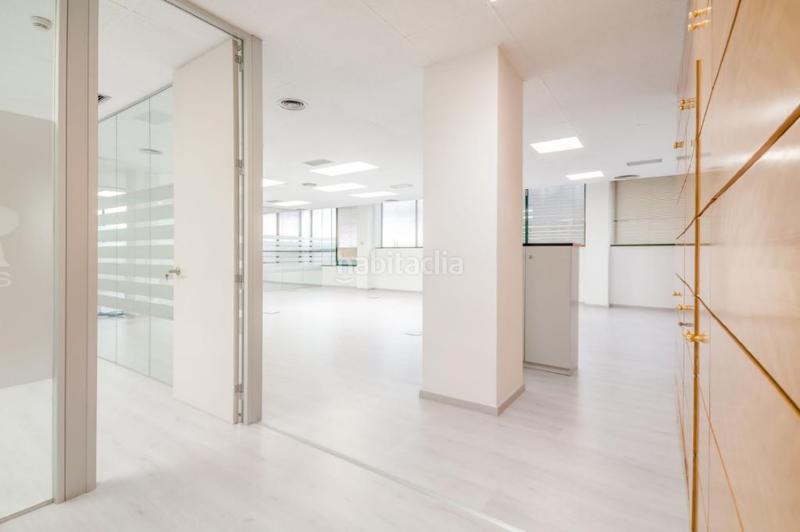 Foto 06329bec-ab96-4330-baf0-378607bf7980. Location bureau avec parking dans Zona Industrial Prat de Llobregat (El)